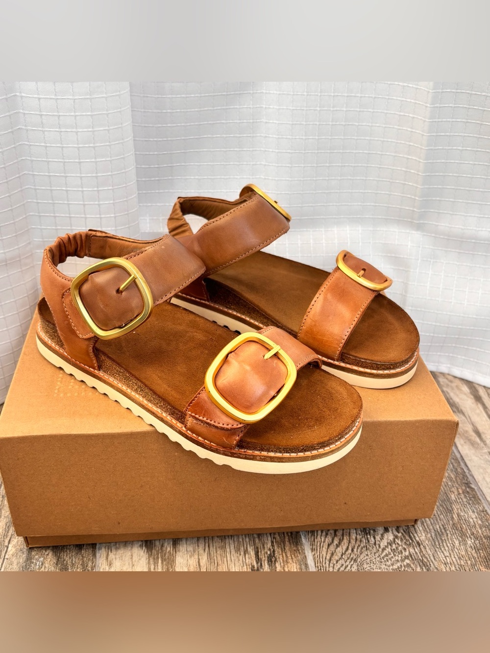 Taos On The Double Sandal Caramel Euro Cork Support Gold Buckle Womens 7